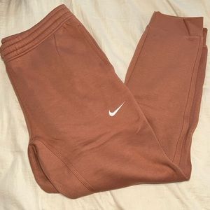 Brand New Nike Standard Fit Taper Leg Joggers